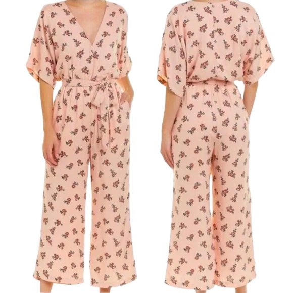 Willow & Clay Plunging Neckline Floral Print Wide Leg Jumpsuit in Pink Size 4 - Picture 1 of 16